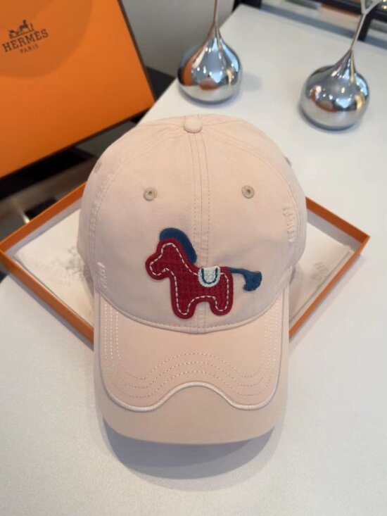 ?HERMES baseball cap.